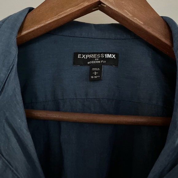 Men’s Express long sleeve button dress shirt - Picture 3 of 5